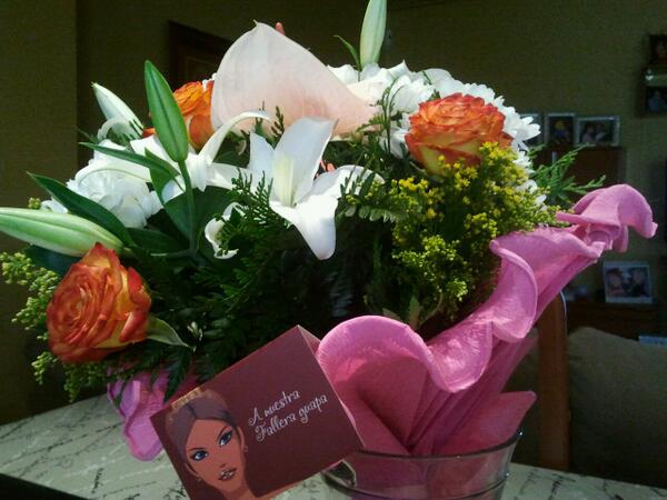 Llegar a casa y encontrarme esta sorpresa... Me alegra el dia! MUCHAS GRACIAS!! :)) <a href="/roCio_moheDano/">Rocio Mohedano Gomez</a> <a href="/JoanaMohedanoGo/">Jouu</a>