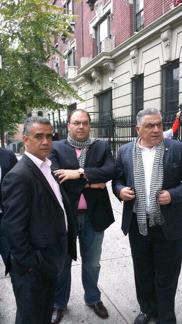 verasjjj's tweet photo. El señor soto jimenez el regidor alejandro Baron del PRD y jose veras de la V Rep  NY @VRepublicaSTGO @luisVferreras http://t.co/OWFu5CKTGu