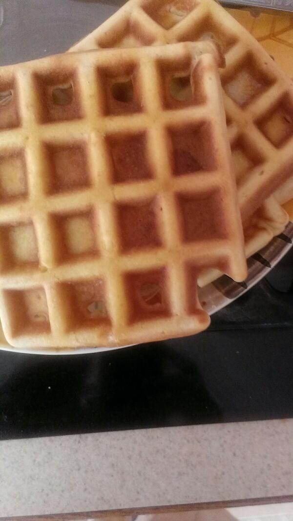 PortiaFOX5's tweet image. Saturday cooking lesson:  Don&apos;t text and waffle! The results ain&apos;t pretty!  No one&apos;s gonna eat this #stopmultitasking