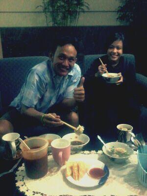 Nuhun daniel &amp; istri..enjoy. at "Mie Garasi