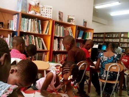 ZODML's tweet image. RT if you agree: &quot;The children of today will change the world through Education&quot; bit.ly/19cTgQ7 #JoinLibrary