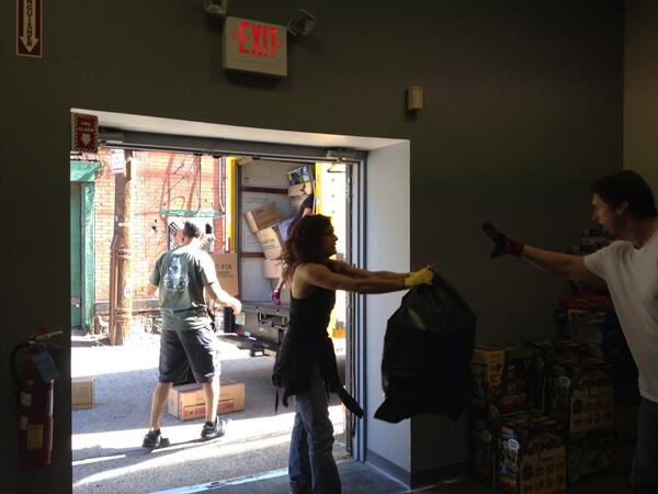 OneSimpleJulie's tweet image. Great group of volunteers today!!