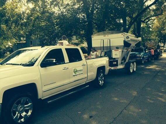 KeysChip's tweet photo. All ready for the honey bee parade!! http://t.co/FtfpaDaCxc