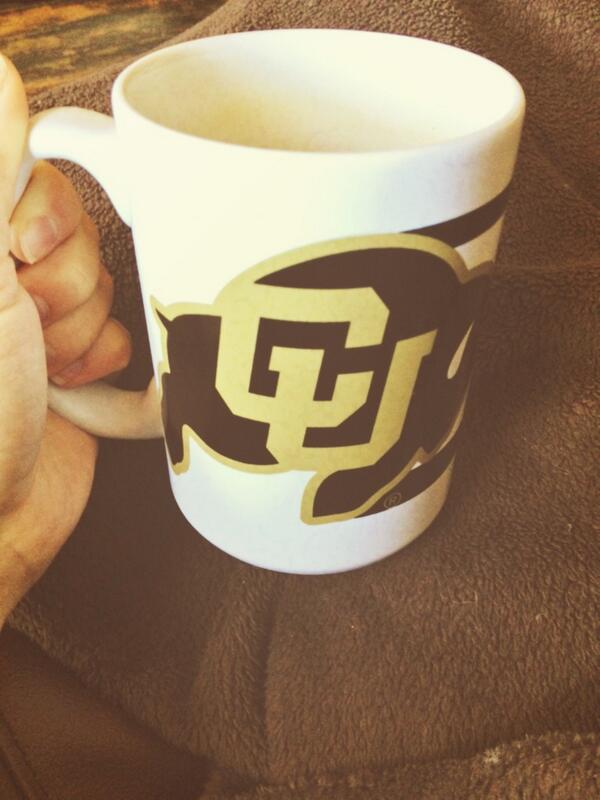 hinsonn16's tweet image. A little support for the buffs this morning #CUBuffs #coloradobuffalos #blackandgold #pac12 #football #fallmorning