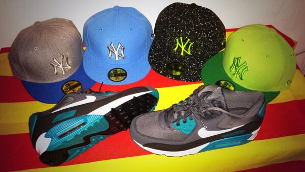 AlexisCortes90's tweet photo. Ha tocado ir de compras hoy :) xD http://t.co/djLEjHaiD7