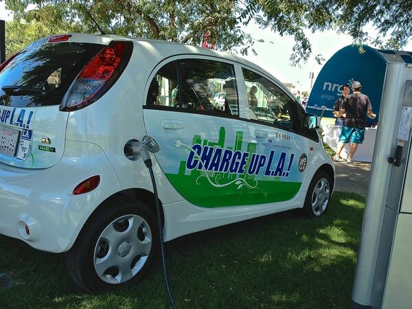 Teslarati's tweet photo. @LADWP pushing #EV adoption across the county.  Showcasing incentives at #NPID2013 in Los Angeles. http://t.co/SbX9TNsxju