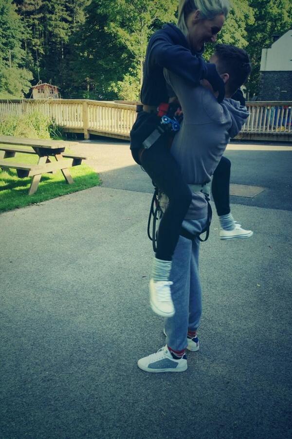 missyosullivan3's tweet photo. just checking I'm safe and ready to go #safetychecks #goape #lakedistrict @top_spaka http://t.co/IhnzMSnyYP
