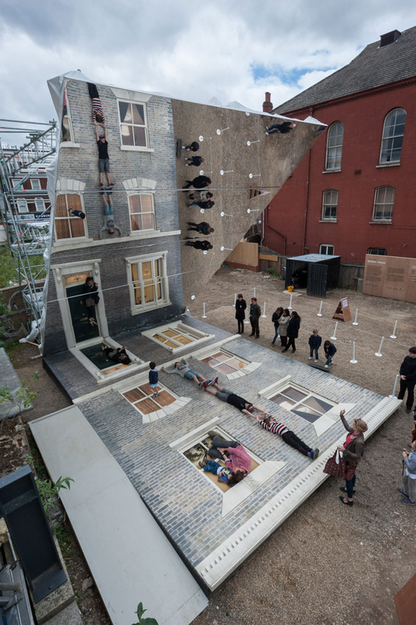 CasaShopping_'s tweet image. Dalston House é o nome desta #intervenção urbana, do #artista Leandro Erlich, feita para #confundir nossa visão