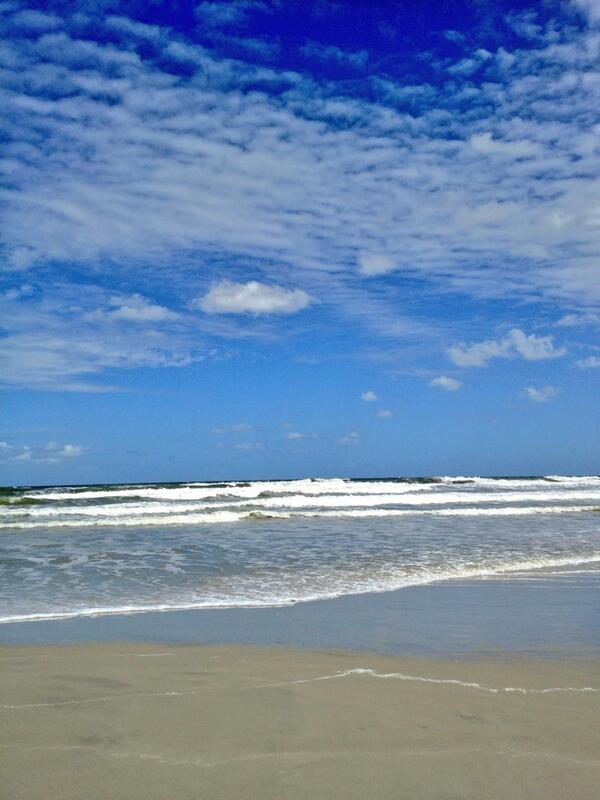 LittleBit724's tweet image. Wild, crazy waves at the beach today!