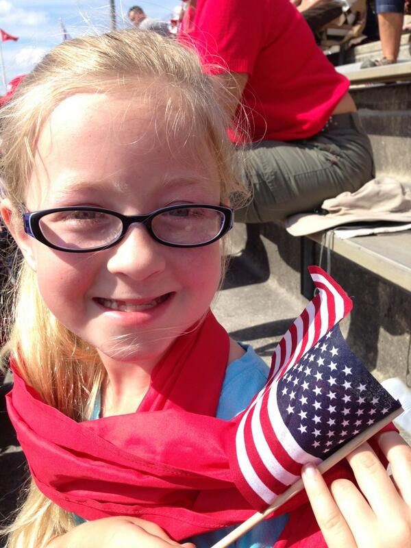 ShawnAlcott's tweet photo. Bella says go tops. #wkugameface http://t.co/UmAUdereUF