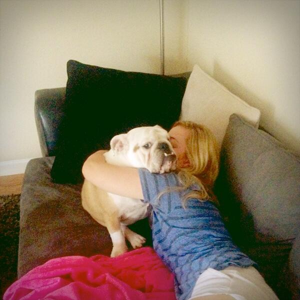 JMRs_Desk's tweet image. That #FatBat is gonna Vamp you Julia. RT @HankPiggySheer: Stop mama. You are embarrassing me.