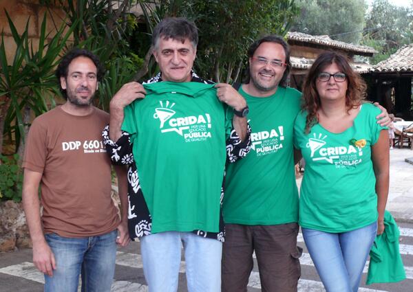 PlataformaCrida's tweet photo. GRAN WYOMING ja té la camiseta verda! http://t.co/7PMGXUqyy3