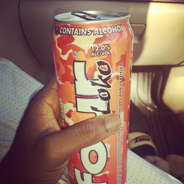CanYOU_SayDOPE's tweet photo. Drinking Waiting On The Blunt To Come ! http://t.co/DqTKqrZynX