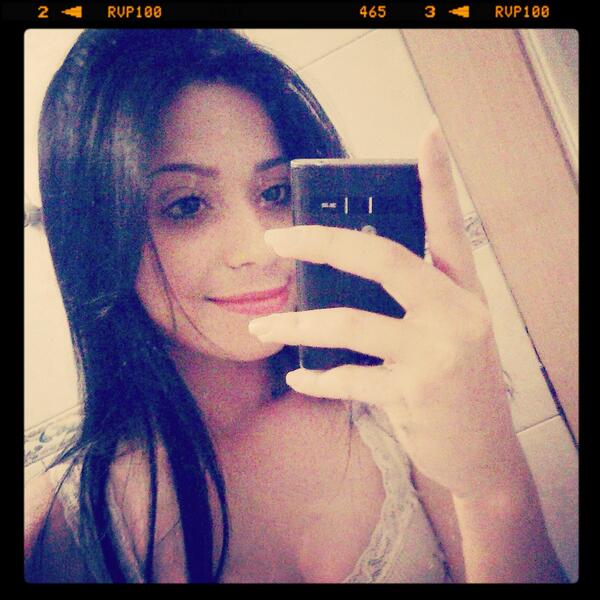 _lidineis's tweet photo. #noiteboa (; http://t.co/dTS0qHRHD1