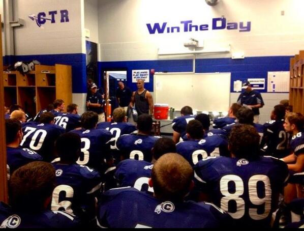 Green Bay Packer player/CHS Alum Michael Hill visits with the football team before the Homecoming game #chsproud