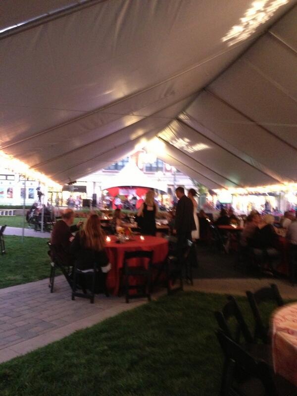 EntUnl's tweet image. In full swing!! Daybreak at the Greene! With the great band Groove Doctor!!