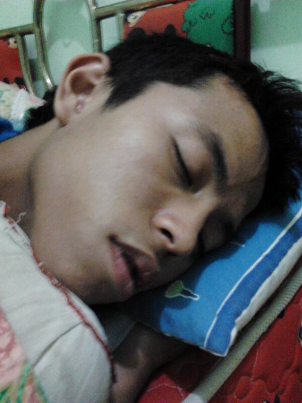 ekkybilly's tweet photo. bjk pi "@ephifanianoveli: Astaga -_-RT @Gamaprawira: Kik -__- "@ekkybilly: lagi bobok cakep nih :* http://t.co/QOOiVRd7WK""