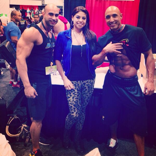 maricelaladiva's tweet photo. With @chrismvilla and @breadmanp28 THANK U TWO FOR THE LOVE AND SUPPORT!! #p28bread #olympia2013 #fitness #vegas http://t.co/hhgqTCpNQq