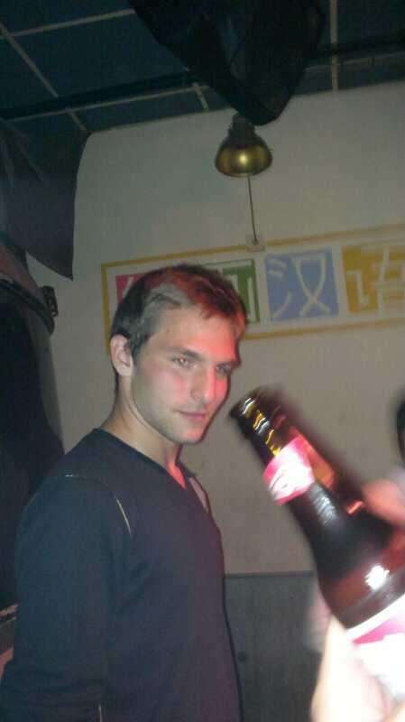 PabloGB92's tweet photo. Con @flavio_bruns  de fiesta http://t.co/WWkfaaYyjG