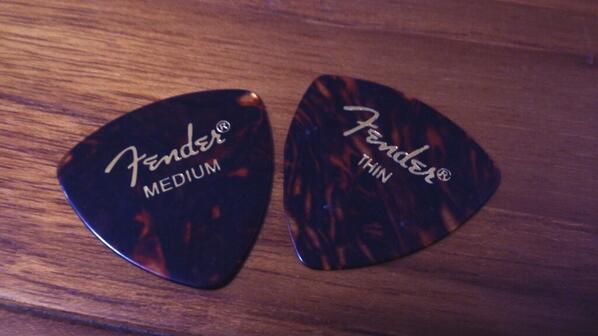 31370iuyf's tweet photo. 新しくピック買ったー(^-^)/
これでYUIの曲めっちゃ弾ける！！ http://t.co/mg5xAcnsOK