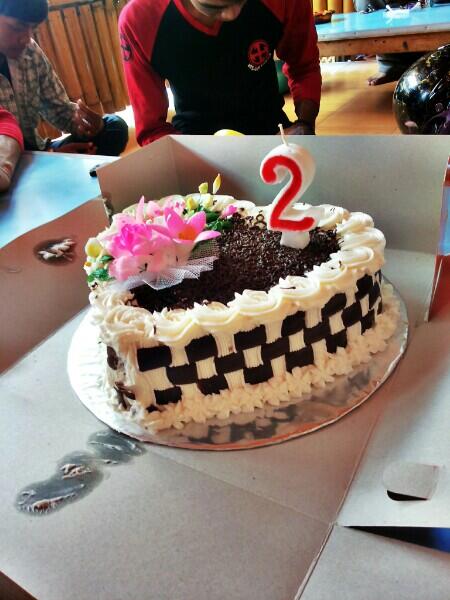 V_Lumajang's tweet photo. Ini kue kita. cc: @Vindo_Family @ditAditOnta http://t.co/aWI5R2EVkC