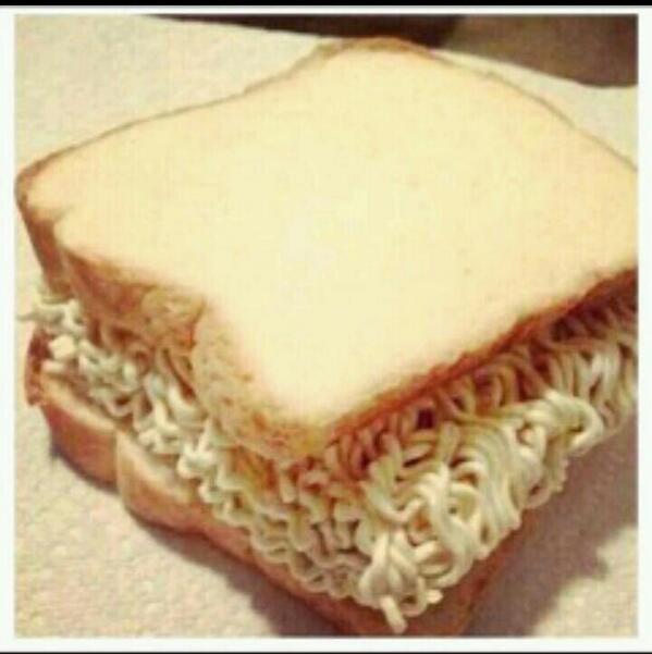 HumorPicsAllDay's tweet photo. The late night struggle sandwich https://t.co/UWzXSztGgd