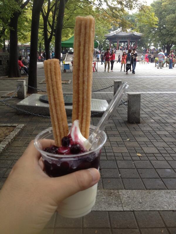 enttt's tweet image. 요즘은 츄러스도 이렇게, 남산 아이스츄~