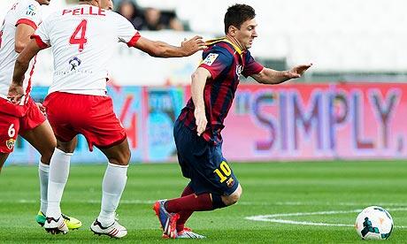 afrointel's tweet image. Barcelona sweat on Lionel Messi injury after 2-0 victory over Almería -  ghananewspost.com/2013/09/barcel…