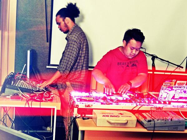 The Listrix: <a href="/rezkimenikam/">Rezki Ramadhani</a> &amp; @lacborra Live Performance at SAE Jakarta #chiptun streamzoo.com/i/13606635