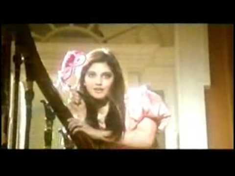 NaziaHasan17's tweet photo. Ankhain Milanay Walay <3 One my Fav Song Of Her :) http://t.co/Z2GZWeuVTO