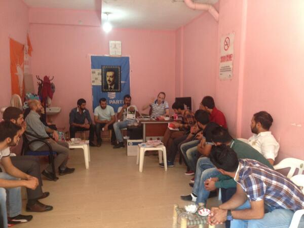 AkGenclikBismil's tweet photo. İlçe gençlik kolları toplantısı başladı... http://t.co/QoROE4716I