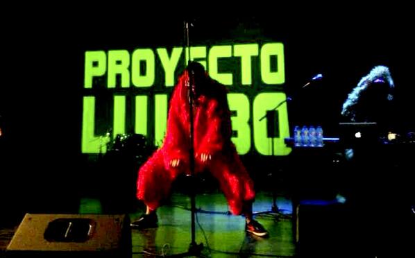 ProyectoLuisbo's tweet photo. Gracias mil al pedazo de público que tuvimos este viernes y a los majísimos @ConjuntoMusical y @JovesLesCorts XD http://t.co/lpPMMfMNwr