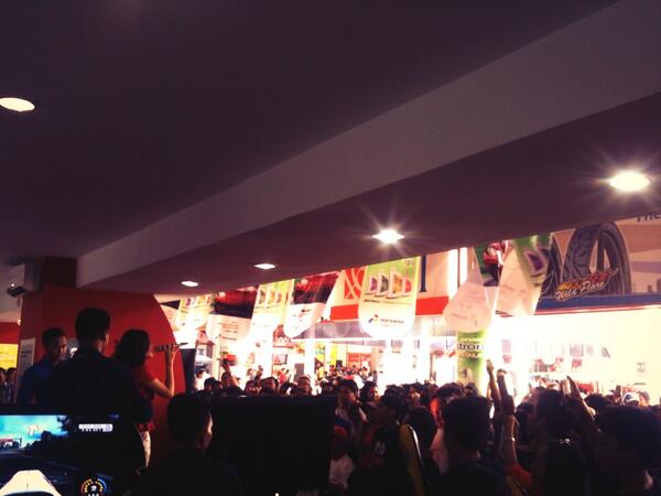 kabar_otomotif's tweet image. Animo sobat #PertaminaFastron yg menyaksikan penampilan @raisa6690. Semangat sekali, sobat!