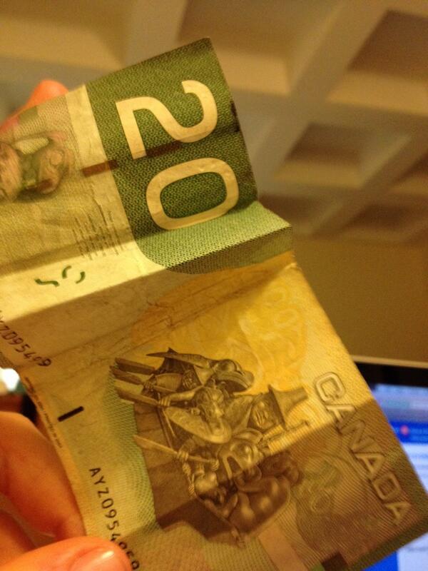 andreawolfe413's tweet photo. When @itwastina finds 20 bucks in my bed 👌😜 #hollllaaaaaaa http://t.co/MyYNDO2pUE