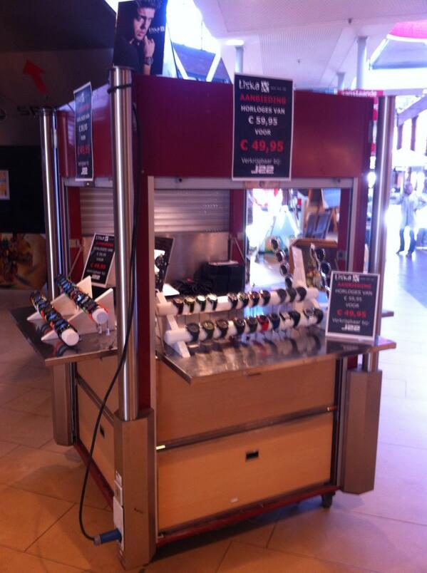 J22MODE's tweet photo. Vandaag is in de passage een kiosk te vinden met een speciale aanbieding! Liska-horloges van €59,95 voor €49,95. http://t.co/vz2MD9mjrf