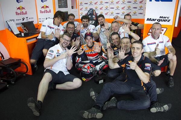 marcmarquez93's tweet photo. Gracias equipoooo!!! ;) / Thanks teaaaaam!!! ;) http://t.co/gJ6CANUiSa