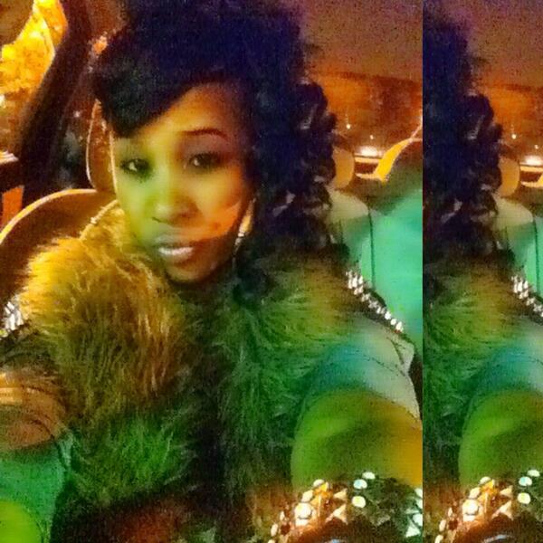 LadyChink26's tweet photo. Waiting on my kingggg 😘 no russsh http://t.co/hnrkCO3DZV