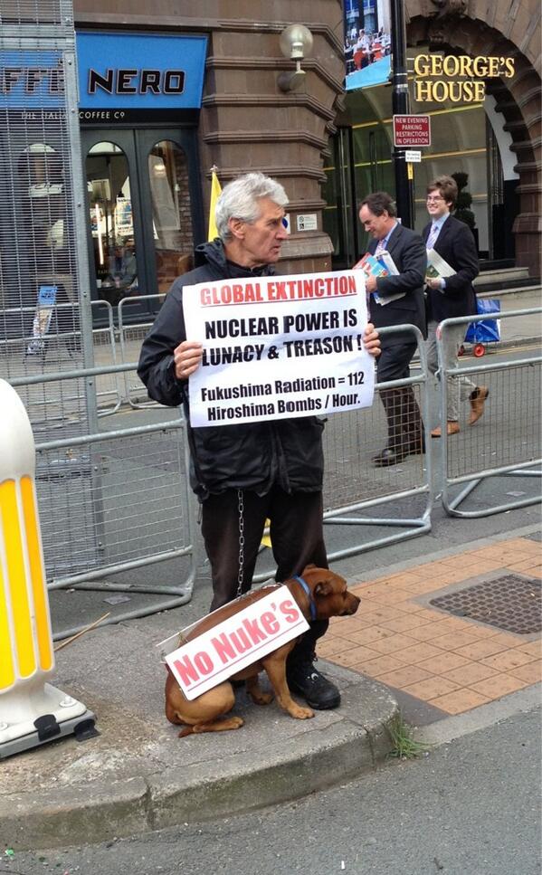 "<a href="/wallaceme/">Mark Wallace</a>: A familiar face, dog and apostrophe " I think the dog is slowly dying of shame because of that apostrophe