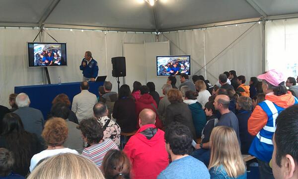 esaoperations's tweet photo. ESA astronaut Jean-Francois Clervoy wows the crowd at #OpenCERN13 - talking about repairing #Hubble & handling #Fear http://t.co/w6BRlqw91N