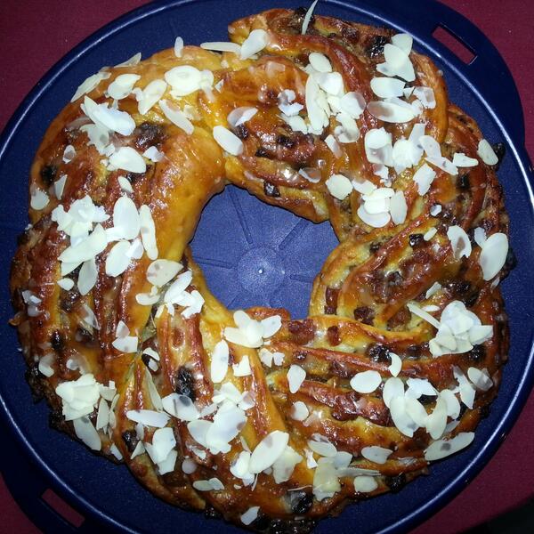 Quite happy with my first <a href="/BritishBakeOff/">British Bake Off</a> bake: Apricot Couronne in Austria