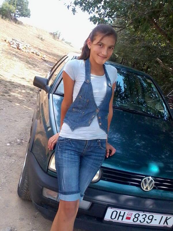 Bina123Bi's tweet photo. Me  :) :D <3 http://t.co/H7nyFKjg8z