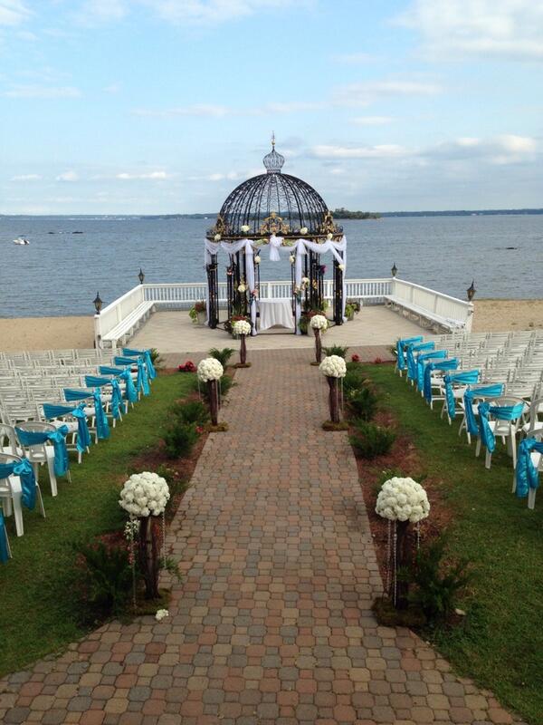 TwoRosesEvents's tweet image. Peacock Wedding