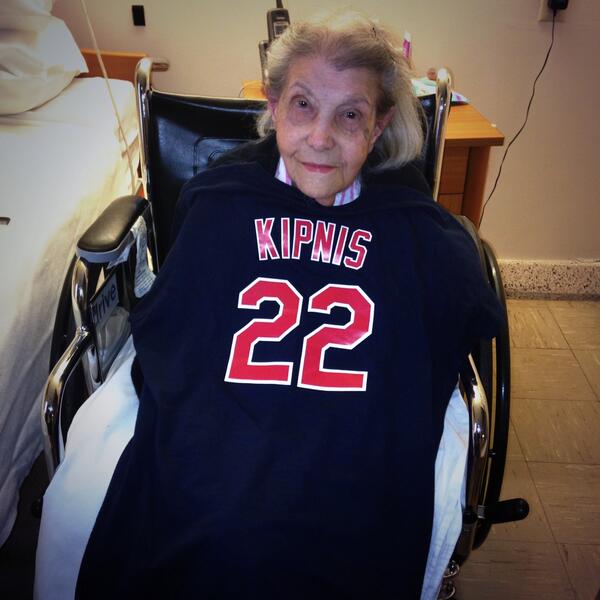 BellaSicila's tweet image. My 93yr old grandmother using my Lucky Shirt haha #ROLLTRIBE @TheJK_Kid @Indians #ChasingOctober