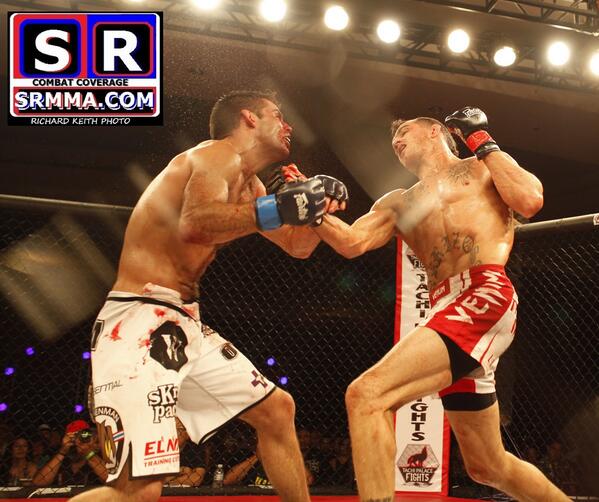 SRMMAtweets's tweet photo. TACHI PALACE 16: CARRIZOSA DEFEATS ORRISON, PEREZ DEFEATS CARSON   http://t.co/GlyQFWlFU7 @Tachipalace #mma #news http://t.co/EGWc7wIpJU