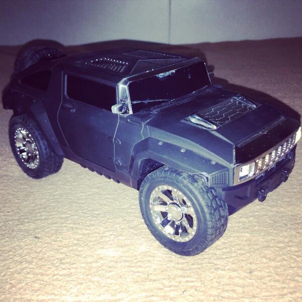 tornatal's tweet photo. Introducing my new hummer http://t.co/Yf4DMOneLP