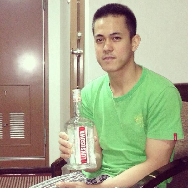 tornatal's tweet photo. Nice vodka with the good company http://t.co/zZ8SKIi1bX