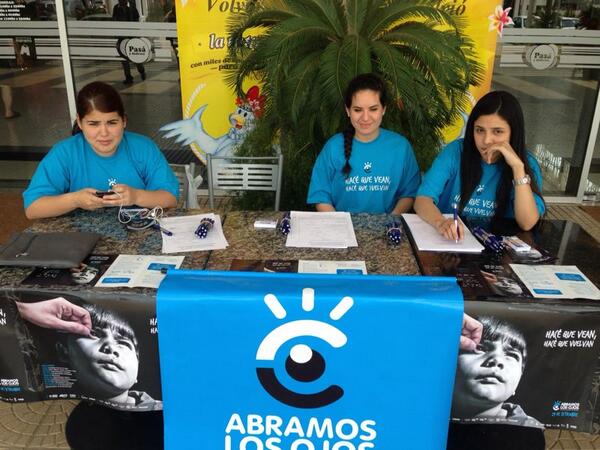 En el Shopping Mariano tenemos otro punto de inscripción. Si estas por ahí, pasa a anotarte. #abramoslosojos2013
