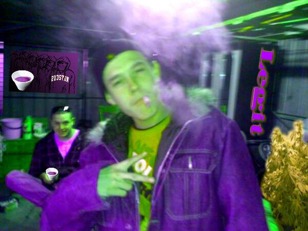 SmokeyJoeBarto's tweet photo. #HTown @paulwallbaby #purple i love my #drank i love my #weed gettin dat #slowlean onda #southside #crookscres http://t.co/C0uHxAg7xZ