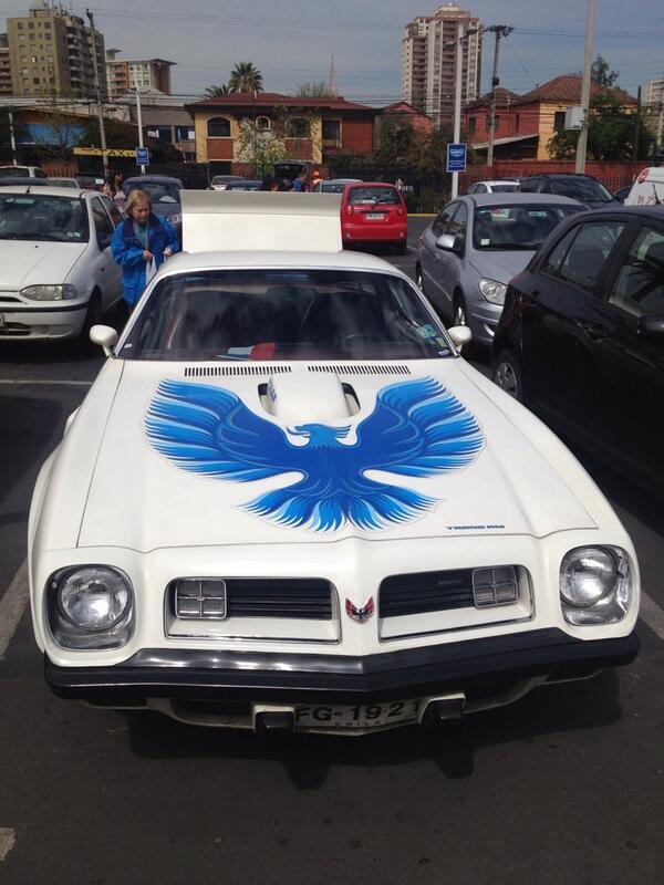 coolyayo's tweet image. #elautodeldia #autodeldia #pontiac #transam clásico y el piloto un personaje !!!