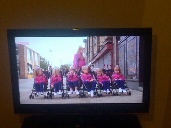 MustyPlayDirty's tweet image. Loooool, somalian family #HasntStarted #MoreToCome